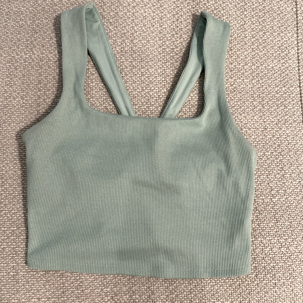 Ribbed mint ALO crop top size medium
